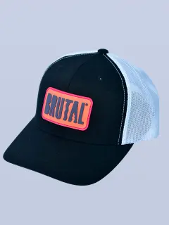 GORRA NEGRA CON MALLA BLANCA LOGO NARANJA CON MORADO