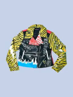 CHAQUETA DE CUERO NEGRA CON AMARILLO