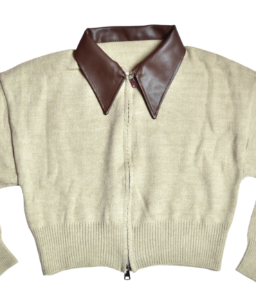 SUETER BEIGE CON CUELLO